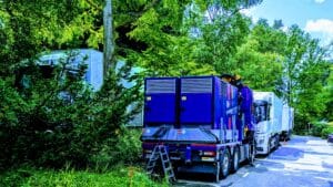 silent Stromerzeuger auf LKW als Twinpack