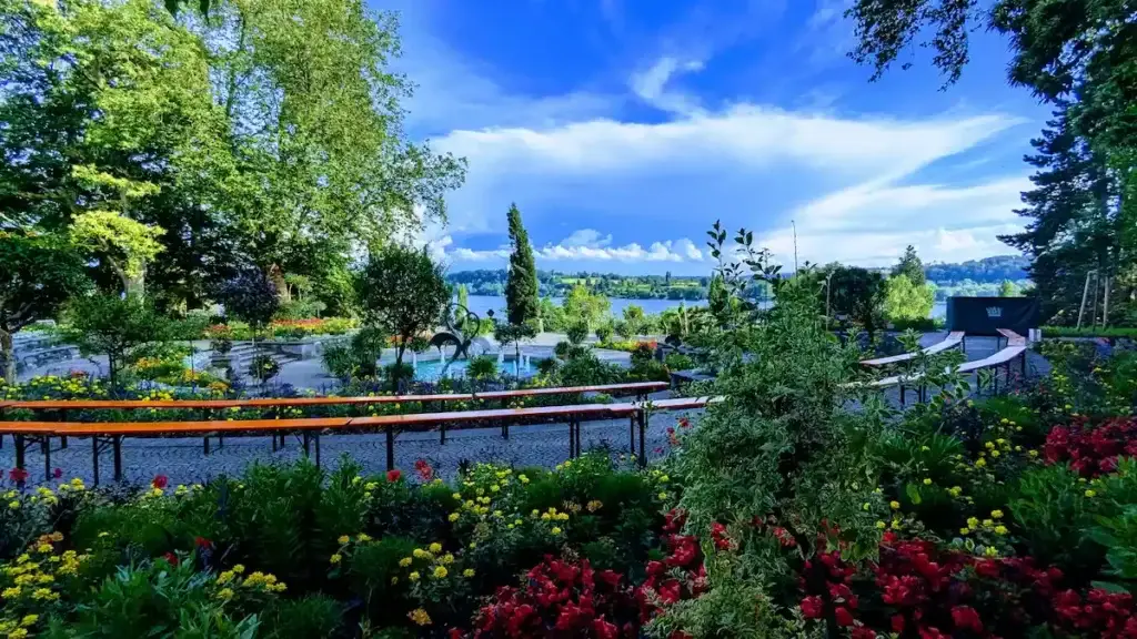 Betrieb der leisen Stromaggregate mit nachhaltigem HVO Kraftstoff auf der Insel Mainau.