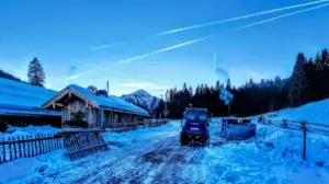 Mehr über den Artikel erfahren 100 kW Notheizung im Schnee-Chaos auf der Saurüsselalm