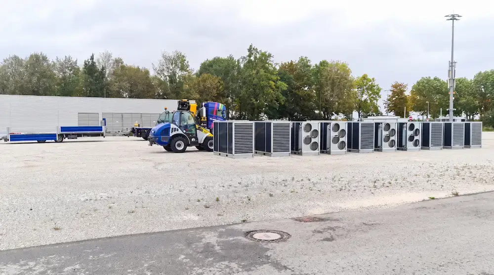 Mehr über den Artikel erfahren Mobile Kälte mieten: 2,4 MW für Gefahrstofflager München