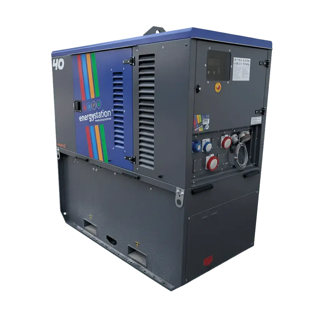 Kompaktes 60 kVA Stromaggregat von energystation® mit FPT Stage V Motor, ComAp Steuerung und großem 600-Liter-Tank für die mobile Stromversorgung.