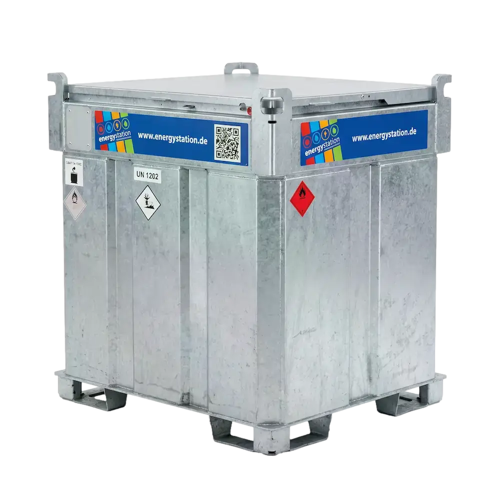 Doppelwandiger 1000 Liter Kraftstofftank KST-1000-P von energystation® aus feuerverzinktem Stahl mit Kranösen, Handpumpe und integrierter 12V/24V Pumpe.